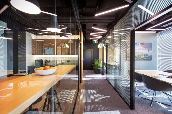 办公室装修用中空百叶玻璃做隔断墙，隔音效果如何？