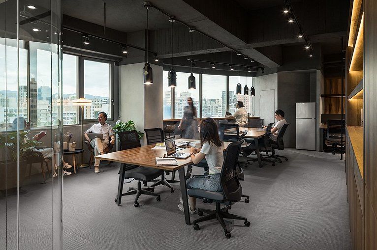 合肥装修公司分享构筑舒心氛围的loft工业风格办公室设计