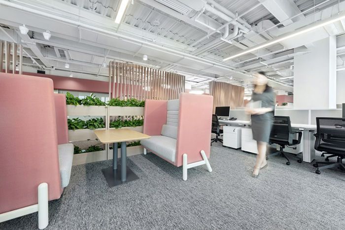 清新时尚的合肥媒体公司办公室装修设计效果案例 