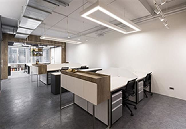 100平办公室装修这样设计能够建立起温馨舒适的办公氛围