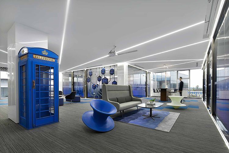 现代风格的互联网公司办公室装修看起来如何？
