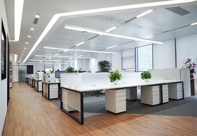 合肥办公室装修怎样能设计隔断，更能营造办公室的美感