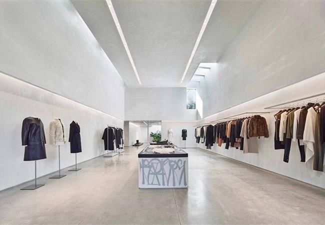 合肥服装店店面装修，卓创为你呈现出高端视觉空间感